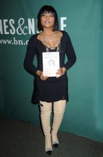 TARAJI P. HENSON at Her Book Signing at Barnes and Noble in New York 10/15/2016