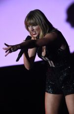 TAYLOR SWIFT Performs at US Grand Prix in Austin 10/22/2016