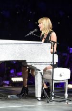 TAYLOR SWIFT Performs at US Grand Prix in Austin 10/22/2016