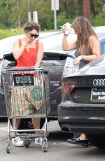 VANESSA and SETLLA HUDGENS Shopping Grocery in Studio City 10/16/2016