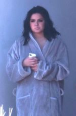 ARIEL WINTER Taking a Selfie in Her Bathrobe 14/11/2016