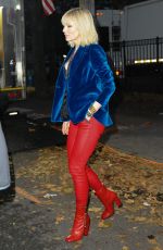 CATE BLANCHETT on the Set of 