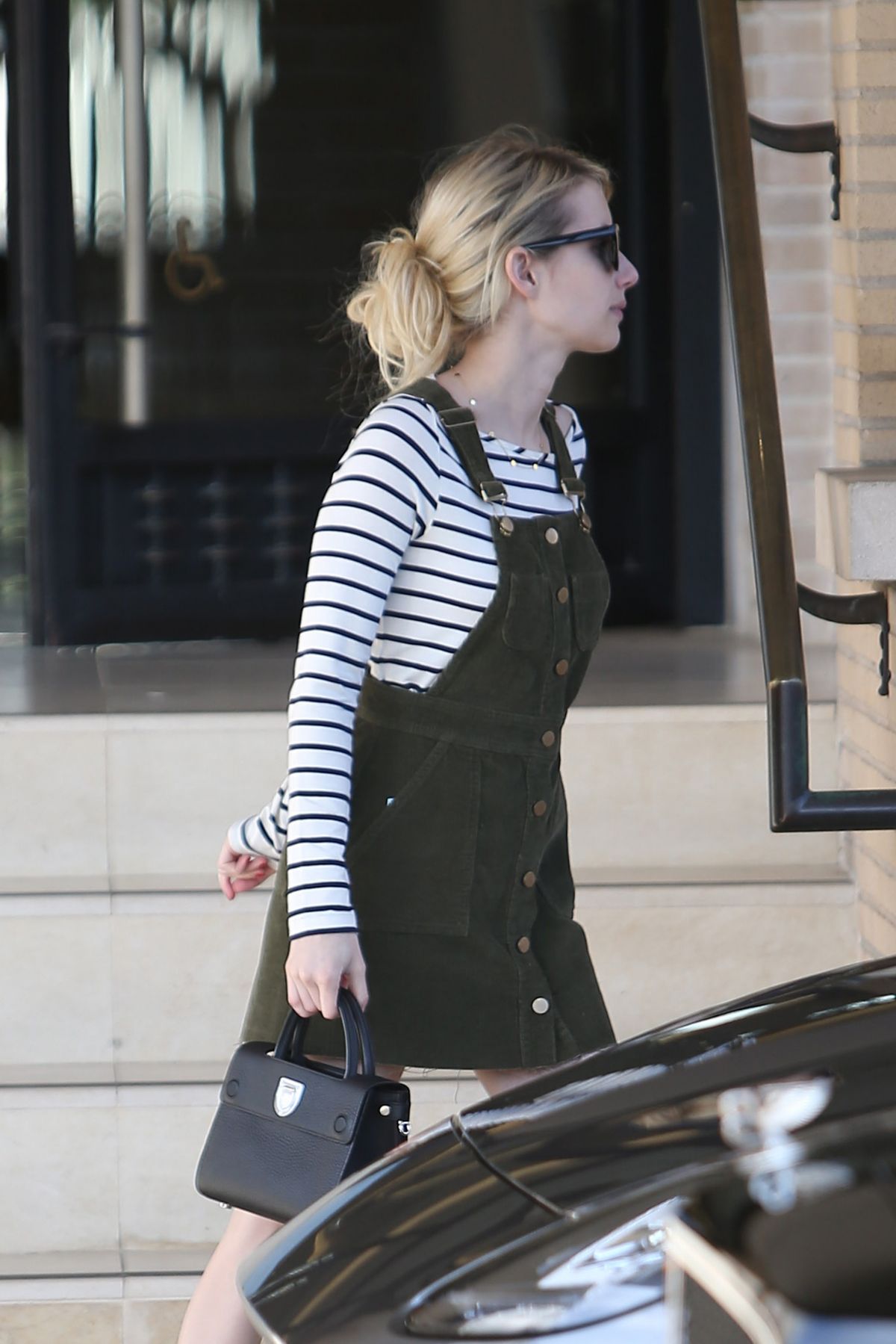 EMMA ROBERTS Out and About in Los Angeles 11/07/2016 EMMA ROBERTS Out and About in Los Angeles 11/07/2016