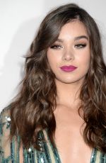 HAILEE STEINFELD at 2016 American Music Awards at The Microsoft Theater in Los Angeles 11/20/2016