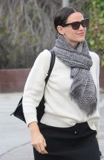 JENNIFER GARNER Leaves a Church in Los Angeles 11/20/2016