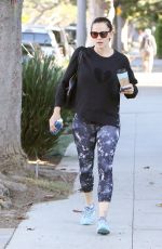 JENNIFER GARNER Out and About in Los Angeles 11/09/2016