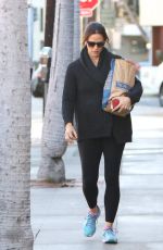 JENNIFER GARNER Out Shopping in Brentwood 11/23/2016