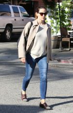 JENNIFER GARNER Shopping at Elysewalker in Pacific Palisades 11/17/2016