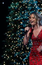 JENNIFER NETTLES at CMA 2016 Country Christmas in Nashville 11/08/2016