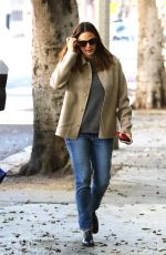 JENNIFER GARNER Out for Christmas Shopping in Brentwood 11/21/2016