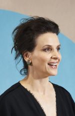 JULIETTE BINOCHE Receives 