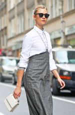 KARLIE KLOSS Out and About in Manhattan 11/2/2016