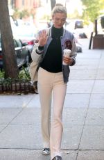 KARLIE KLOSS Out Shopping in New York 11/08/2016