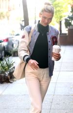 KARLIE KLOSS Out Shopping in New York 11/08/2016