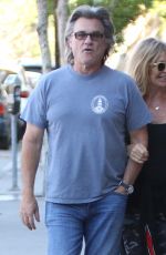 KATE HUDSON, GOLDIE HAWN and Kurt Russell at Early World Restaurant in Brentwood 11/25/2016