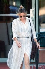 KATE HUDSON Out for Lunch in Los Angeles 11/25/2016