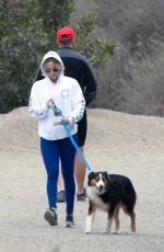 KATE HUDSON Out Hiking in Los Angeles 11/26/2016