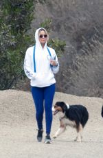 KATE HUDSON Out Hiking in Los Angeles 11/26/2016