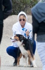 KATE HUDSON Out Hiking in Los Angeles 11/26/2016