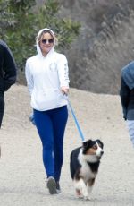 KATE HUDSON Out Hiking in Los Angeles 11/26/2016
