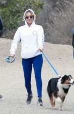 KATE HUDSON Out Hiking in Los Angeles 11/26/2016