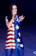 KATY PERRY Performs at Hillary Clinton Fundraiser in Philadelphia 11/05/2016