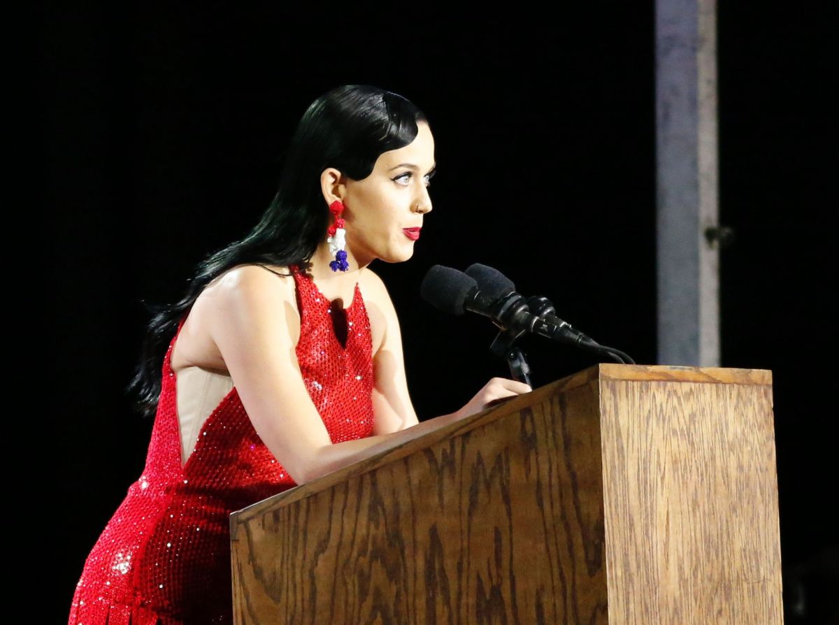 KATY PERRY Speaking Out for Hillary Clinton 11/08/2016 KATY PERRY Speaking Out for Hillary Clinton 11/08/2016