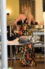 KELLY ROHRBACH Shopping at Elyse Walker Store in Los Angeles 11/15/2016