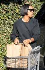 KELLY ROWLAND Shopping at Bristol Farms in Los Angeles 11/25/2016