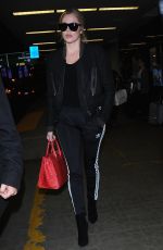 KHLOE KARDASHIAN at Los Angeles International Airport 11/26/2016