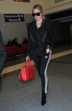 KHLOE KARDASHIAN at Los Angeles International Airport 11/26/2016