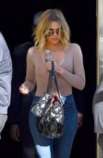 KOURTNEY and KHLOE KARDASHIAN Out Shoppin in Los Angeles 11/05/2016