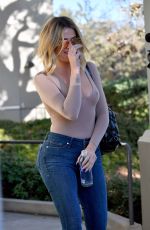 KOURTNEY and KHLOE KARDASHIAN Out Shoppin in Los Angeles 11/05/2016