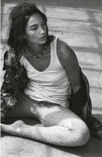 LILY ALDRIDGE in Elle Magazine, Italy December 2016 Issue