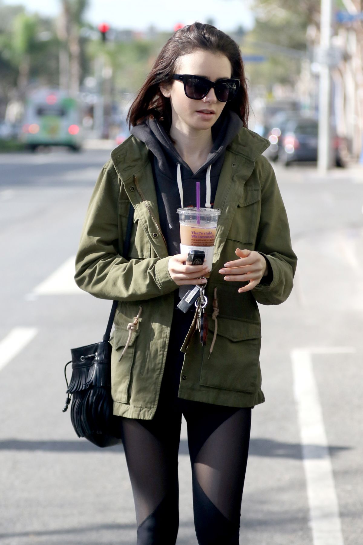LILY COLLINS Leaves a Gym in West Hollywood 11/28/2016 LILY COLLINS Leaves a Gym in West Hollywood 11/28/2016