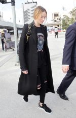 MARGOT ROBBIE at Los Angeles International Airport 11/15/2016
