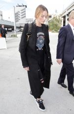 MARGOT ROBBIE at Los Angeles International Airport 11/15/2016