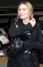 MARGOT ROBBIE at Los Angeles International Airport 11/15/2016
