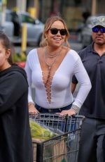 MARIAH CAREY Shopping at Whole Foods in Hawaii 11/24/2016