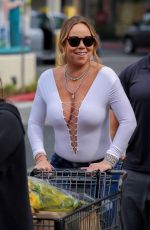 MARIAH CAREY Shopping at Whole Foods in Hawaii 11/24/2016