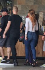 MARIAH CAREY Shopping at Whole Foods in Hawaii 11/24/2016