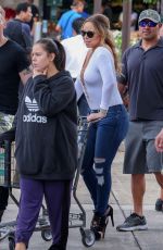 MARIAH CAREY Shopping at Whole Foods in Hawaii 11/24/2016