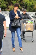 NICOLE MURPHY Out Shopping in Los Angeles 11/27/2016