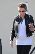 Pregnant KATHERINE HEIGL Out and About in Calabasas 11/05/2016