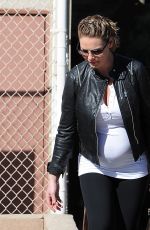 Pregnant KATHERINE HEIGL Out and About in Calabasas 11/05/2016