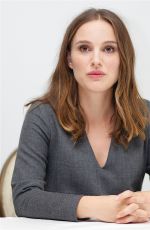 Pregnant NATALIE PORTMAN at 