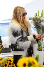 RACHEL ZOE Shopping at a Farmer