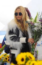 RACHEL ZOE Shopping at a Farmer