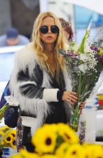RACHEL ZOE Shopping at a Farmer