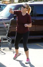 REESE WITHERSPOON Shopping at Bristol Farms in Santa Monica 11/24/2016